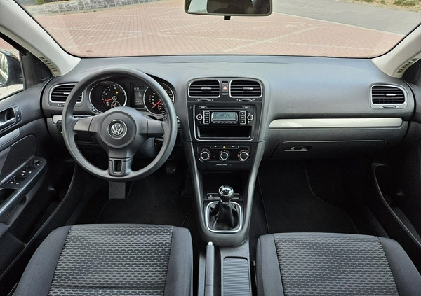 Volkswagen Golf cena 24990 przebieg: 174000, rok produkcji 2011 z Bobowa małe 704